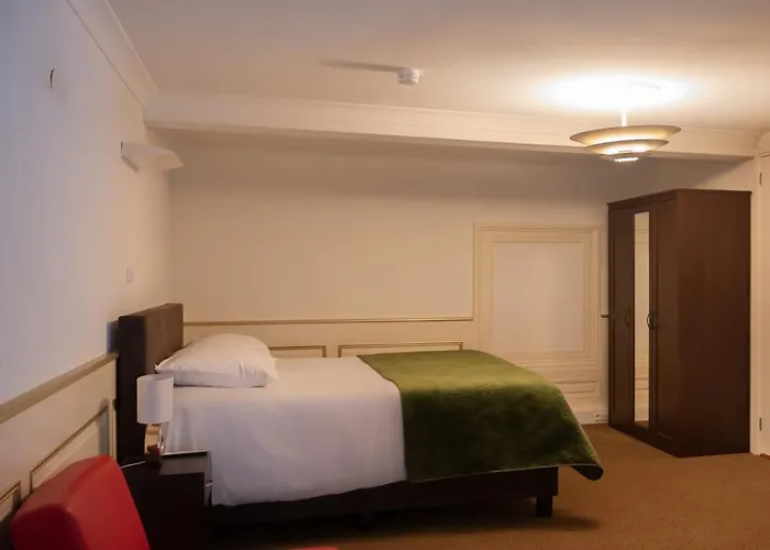 Отель The Velvet 4*